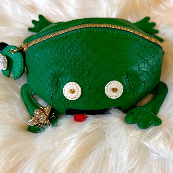Betsey Johnson Handbags - Betsey Johnson Green Frog Bag
